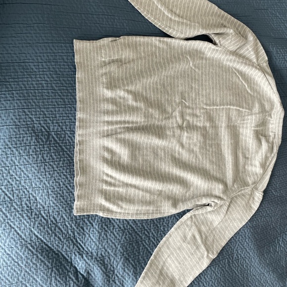 American Eagle men’s sweatshirt, medium, grey with white stripes. - Picture 3 of 6